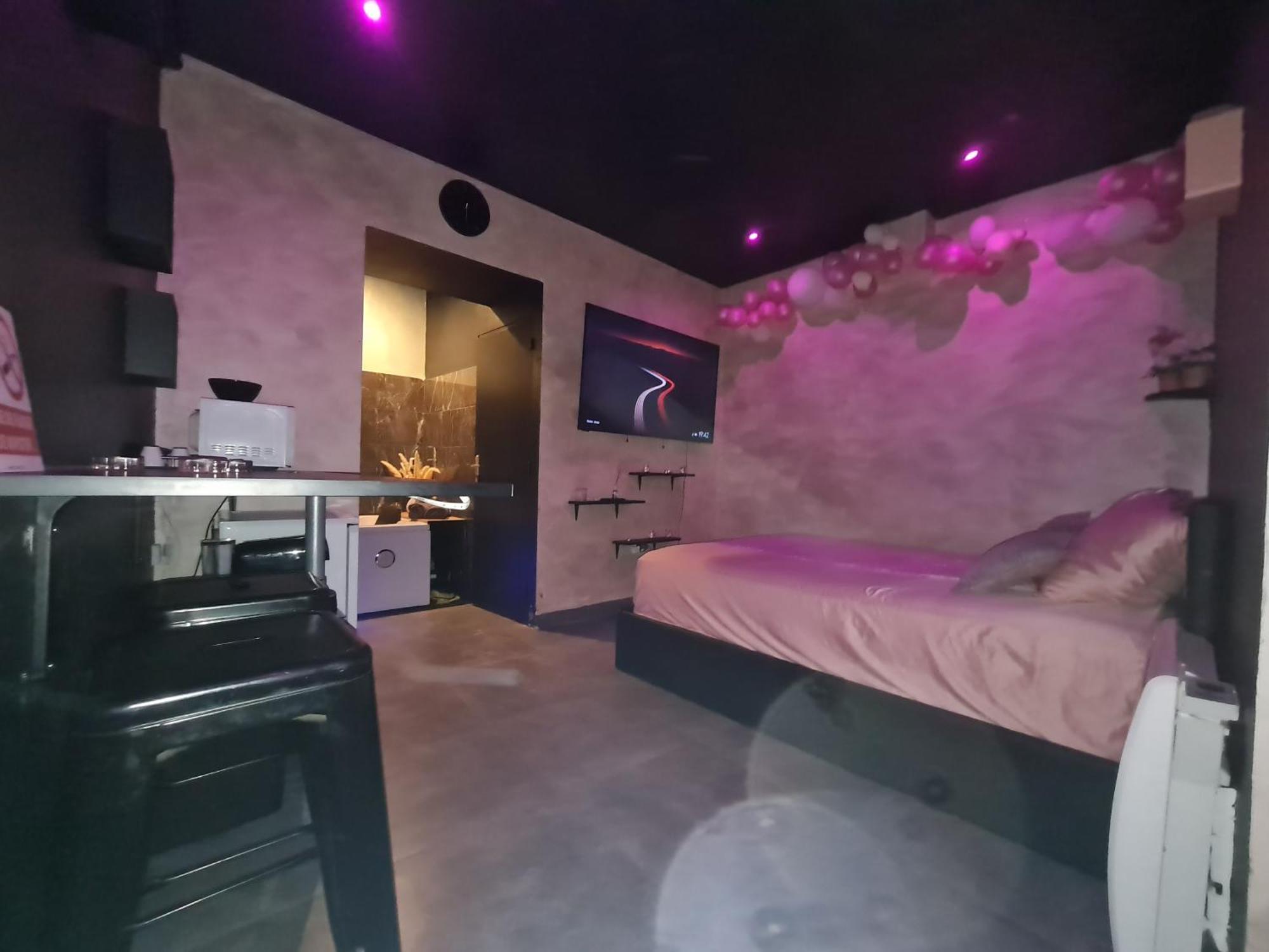 Love Room Spa Jacuzzi Лион Экстерьер фото